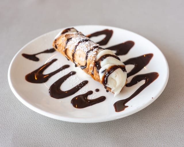 Cannoli.